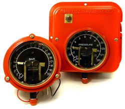 Murphy OPL series 4.5" Pressure Gauge and Switchgage